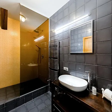 Stylish Mansard In Quite Center Riga