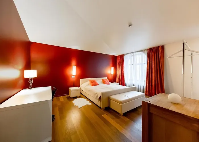 Stylish Mansard In Quite Center Apartment *