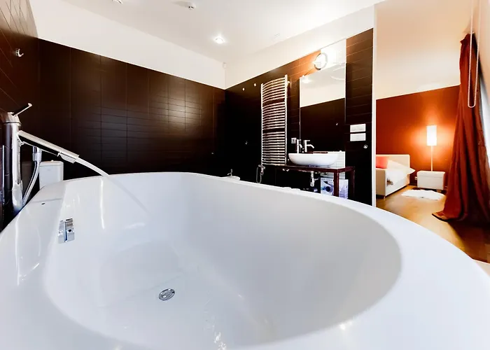 Apartment Stylish Mansard In Quite Center Riga